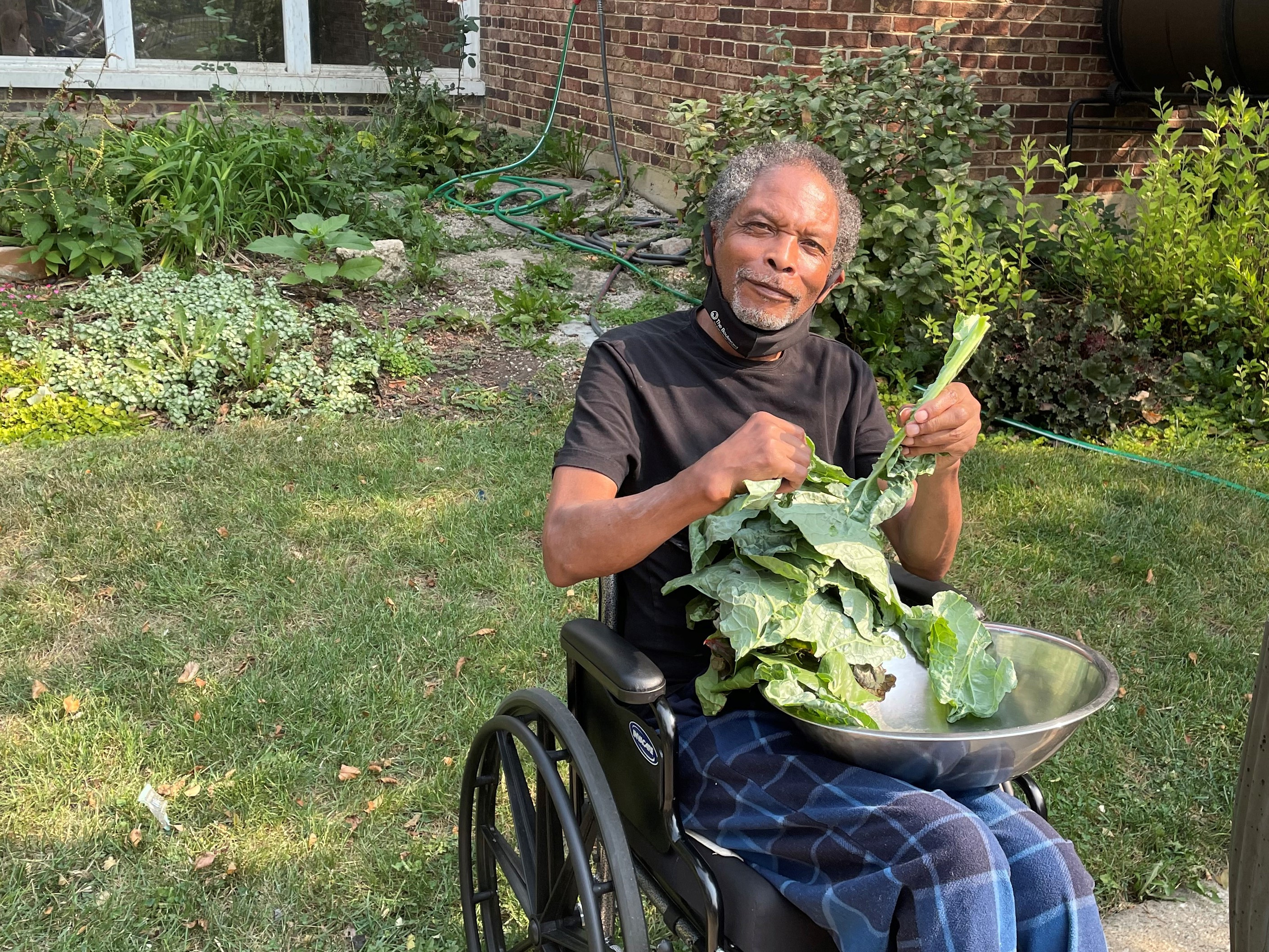 Our residents need access to good nutritious food in order to restore their health and regain stability in their lives. You can help!